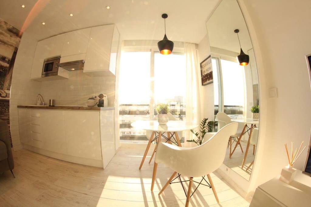 Benalmadena - New Nordic Style & Sunny Studio Appartement Buitenkant foto